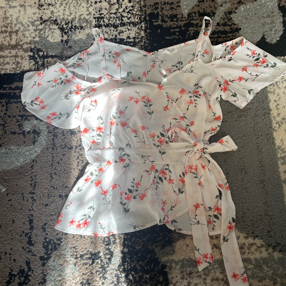 Francesca’s: (SMALL) Floral White Off-the-Shoulder Blouse with Bow